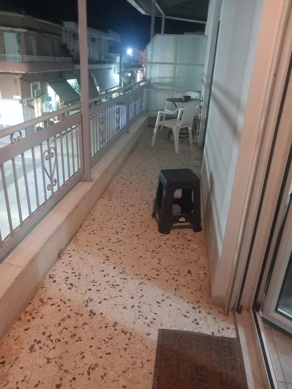Central Apartments Eretria Apartamento